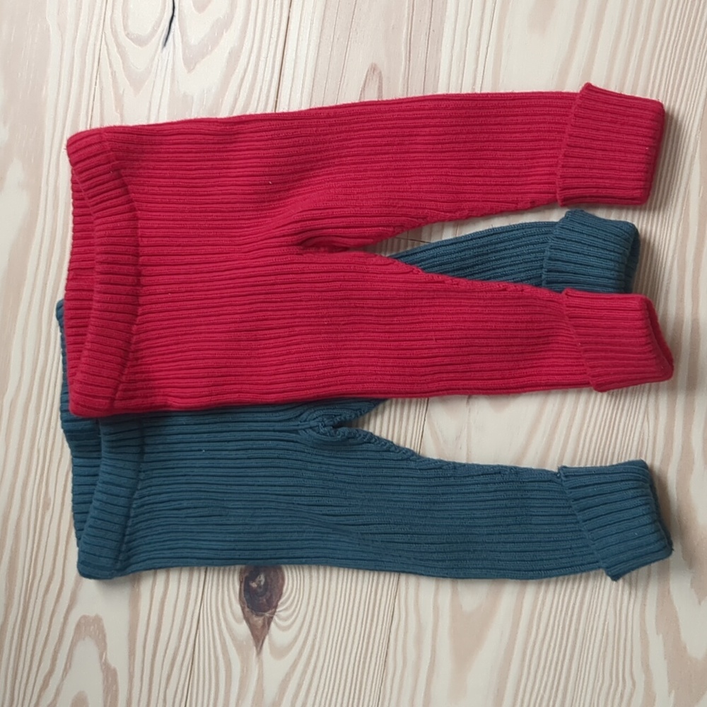 Hannah Anderson Christmas Leggings Pair